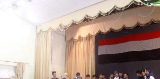 فرقة طج الفنية تقيم عرضاً مسرحياً في ثقافة إب