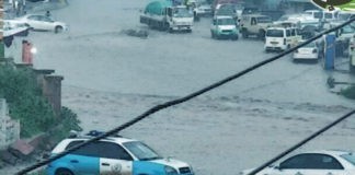 السيول اليوم بإب تجرف أم وطفلها